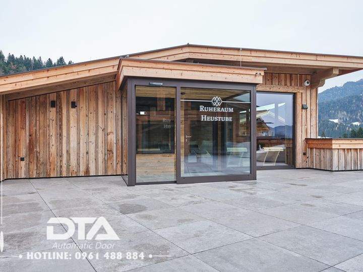 cua tu dong sang trong 113