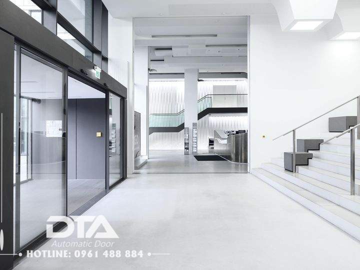 cua tu dong sang trong 114