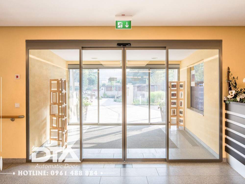 cua tu dong sang trong 45