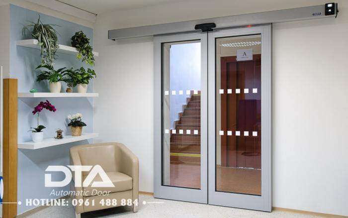 cua tu dong sang trong 50