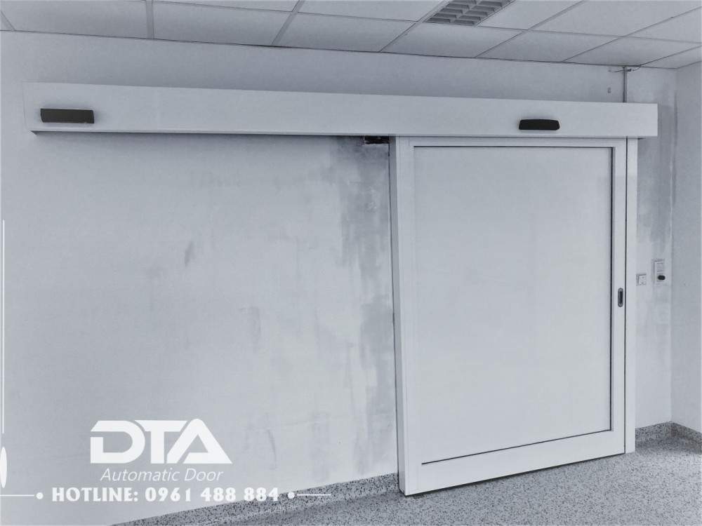 cua tu dong sang trong 93